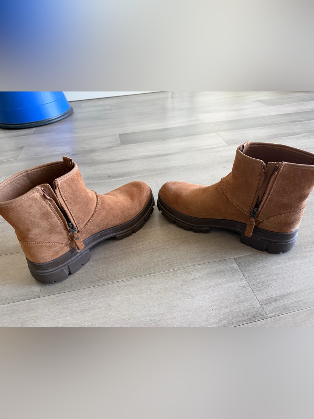 Men's Ugg  Boots in Tan - Casual Slip-On Style